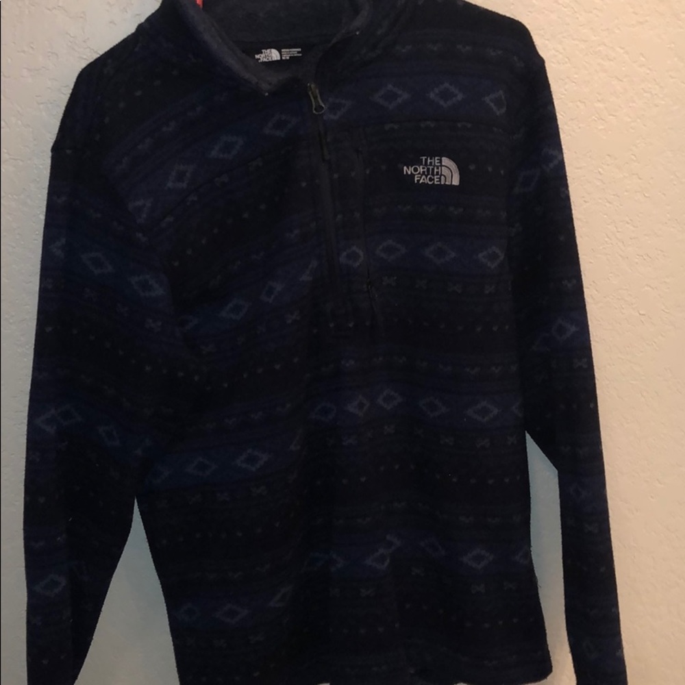 North face pull over